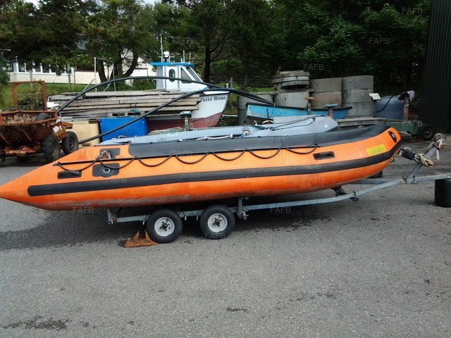Inflatable boat - picture 1